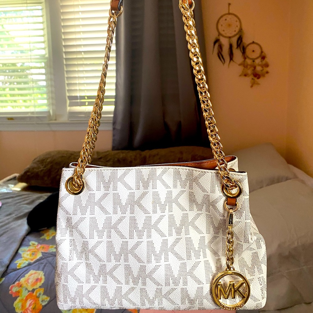Michael Kors JetSet Crossbody Bag